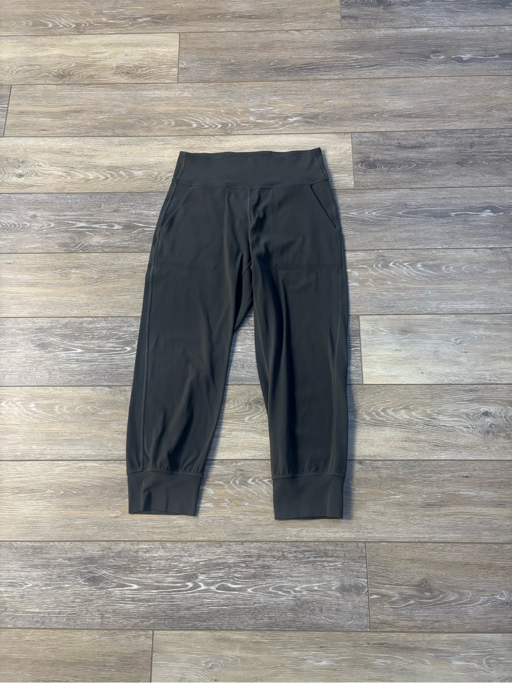 Lululemon Align HR Jogger Sz 6 Dark Gray Cropped Yoga Athleisure Gym Workout
